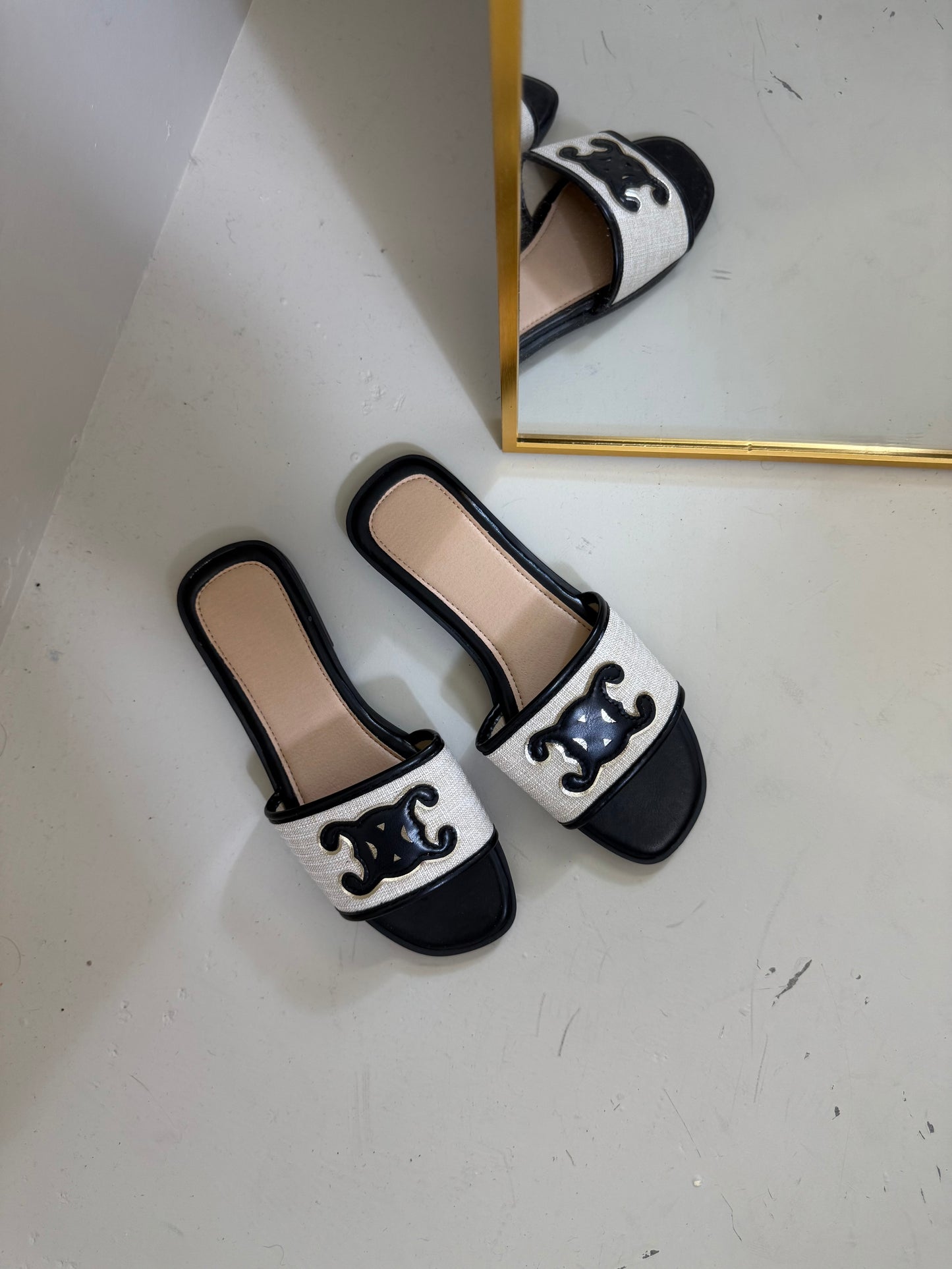 Mina slippers zwart