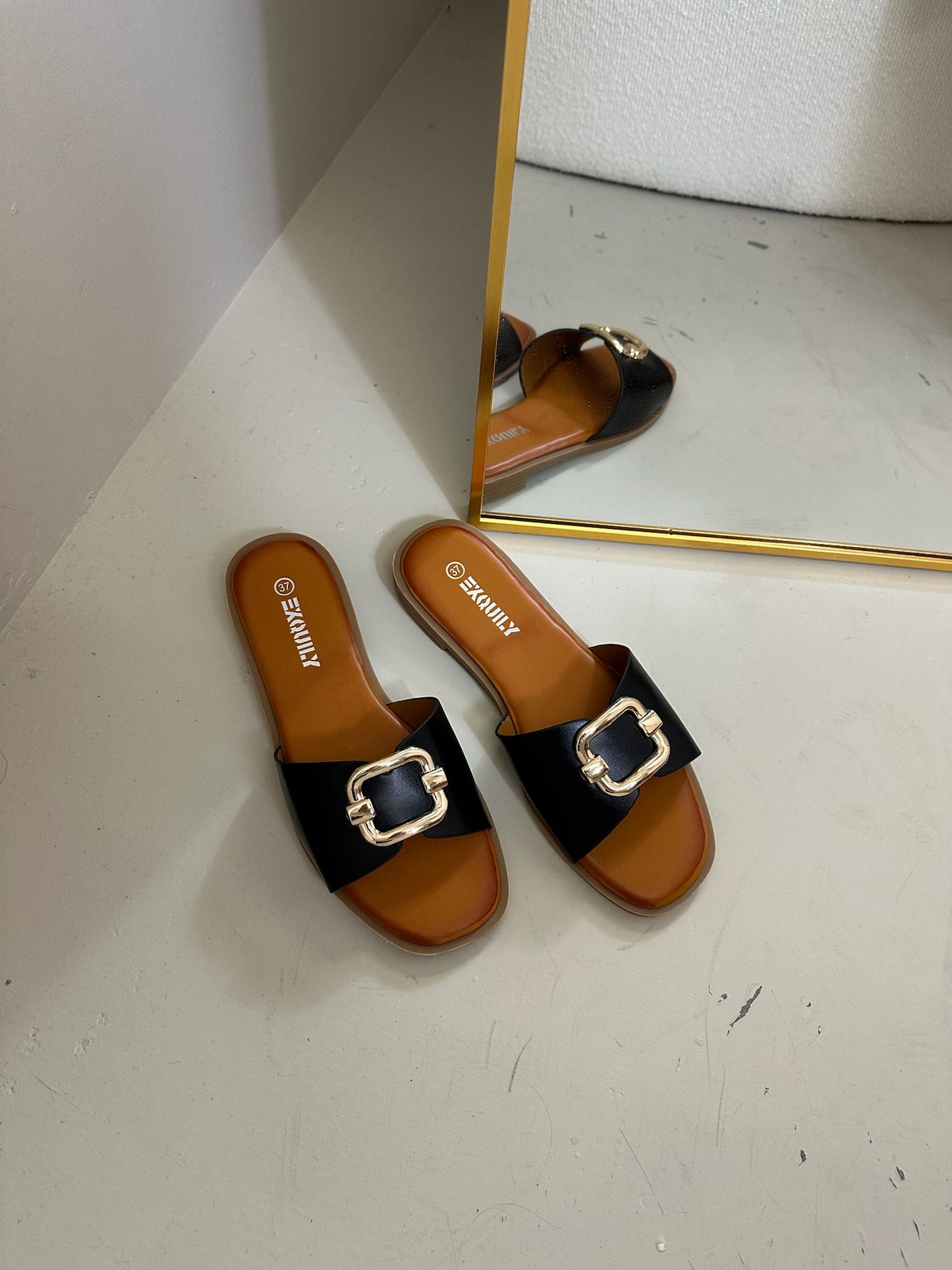 Sali slipper zwart