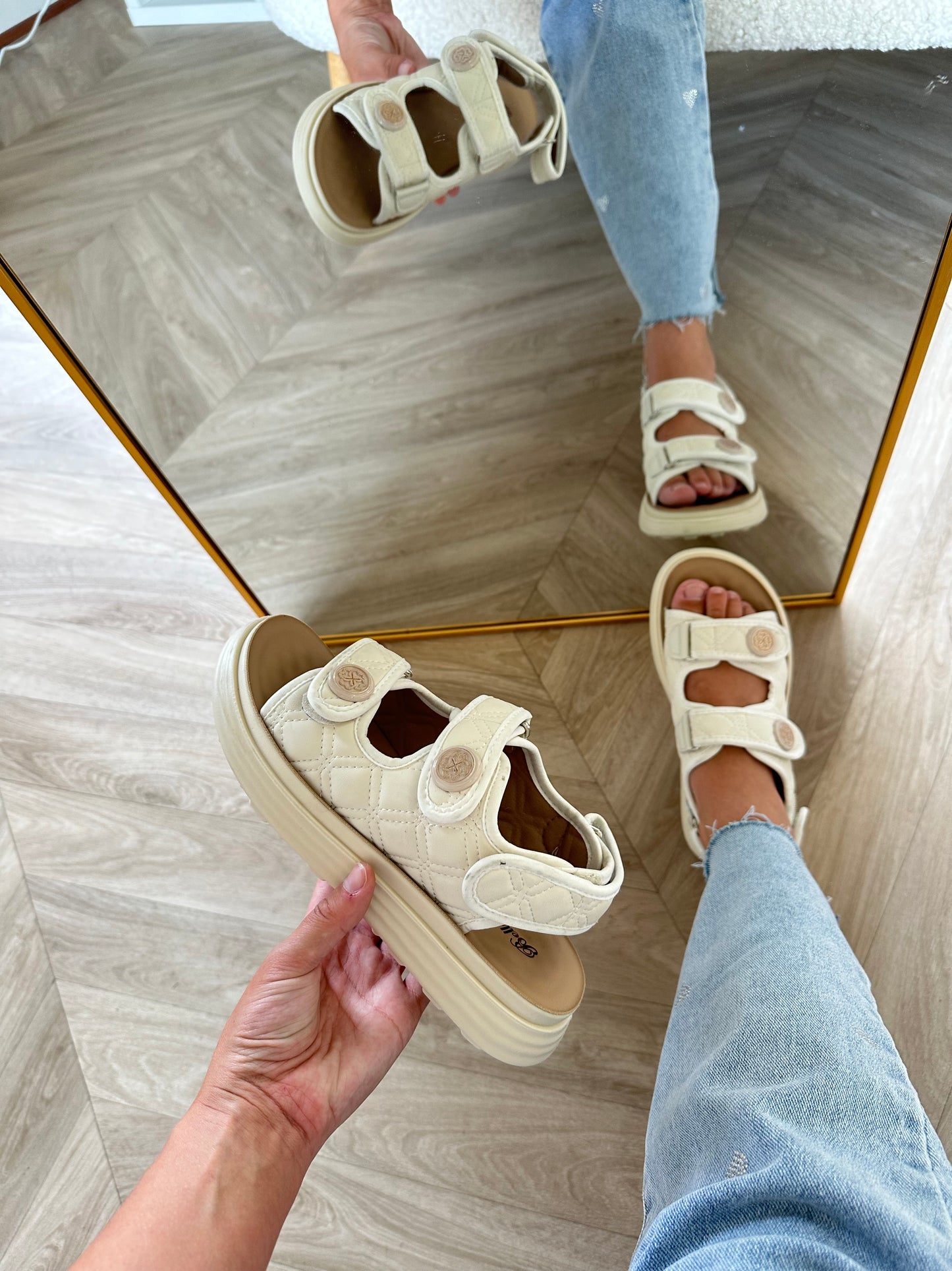 Lona sandaal beige