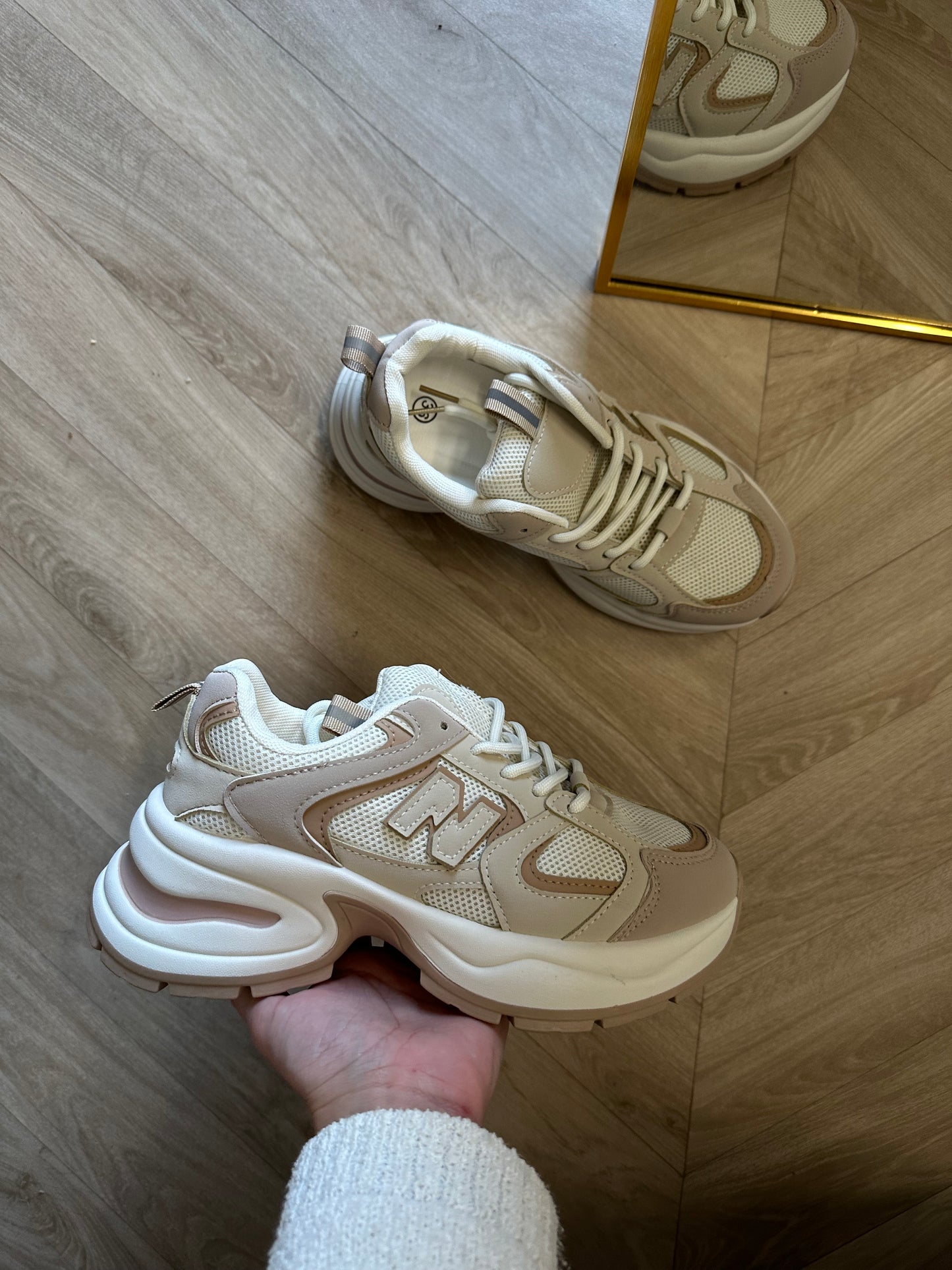 Nora sneaker beige