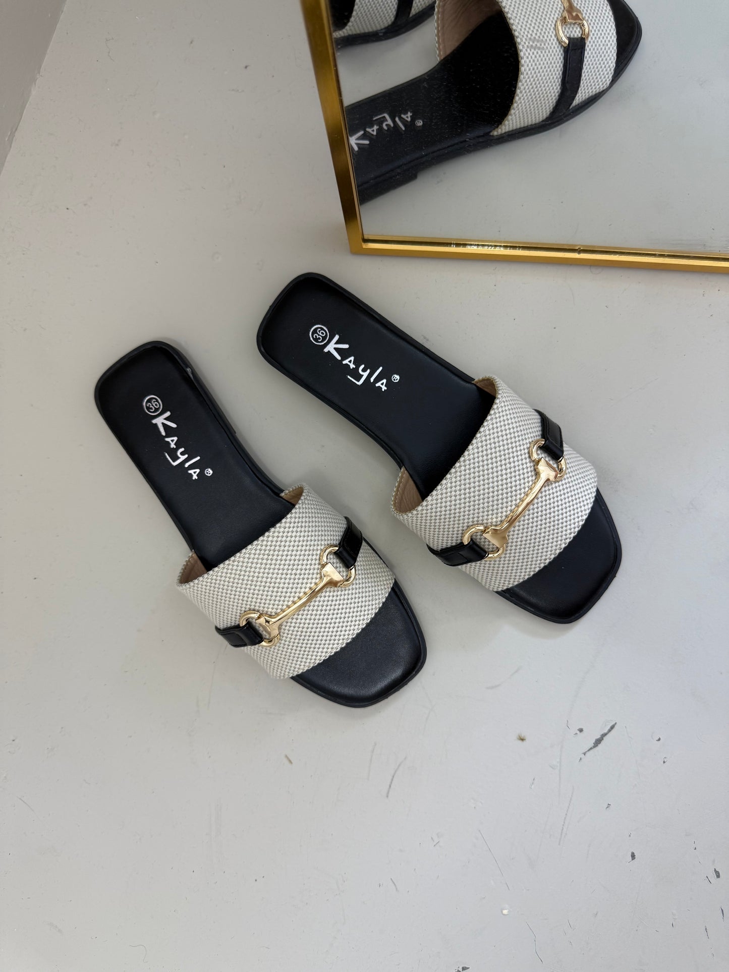 Huda slipper zwart