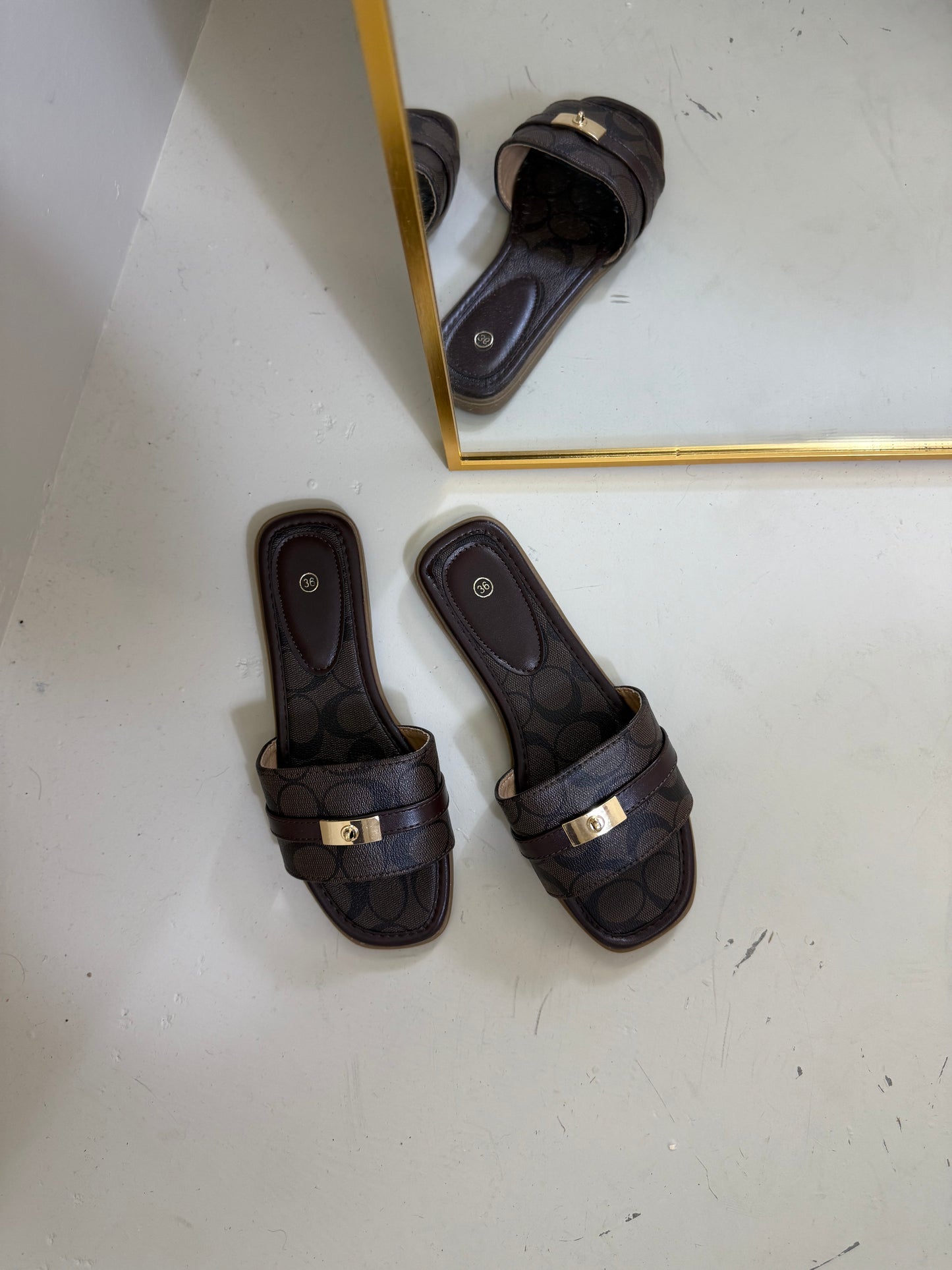 Nada slipper bruin