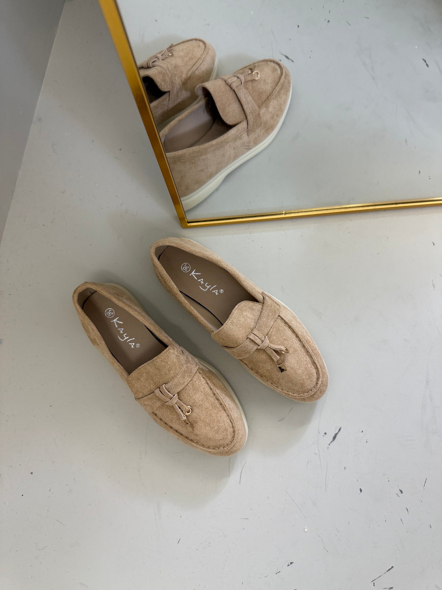 Lola loafer light camel