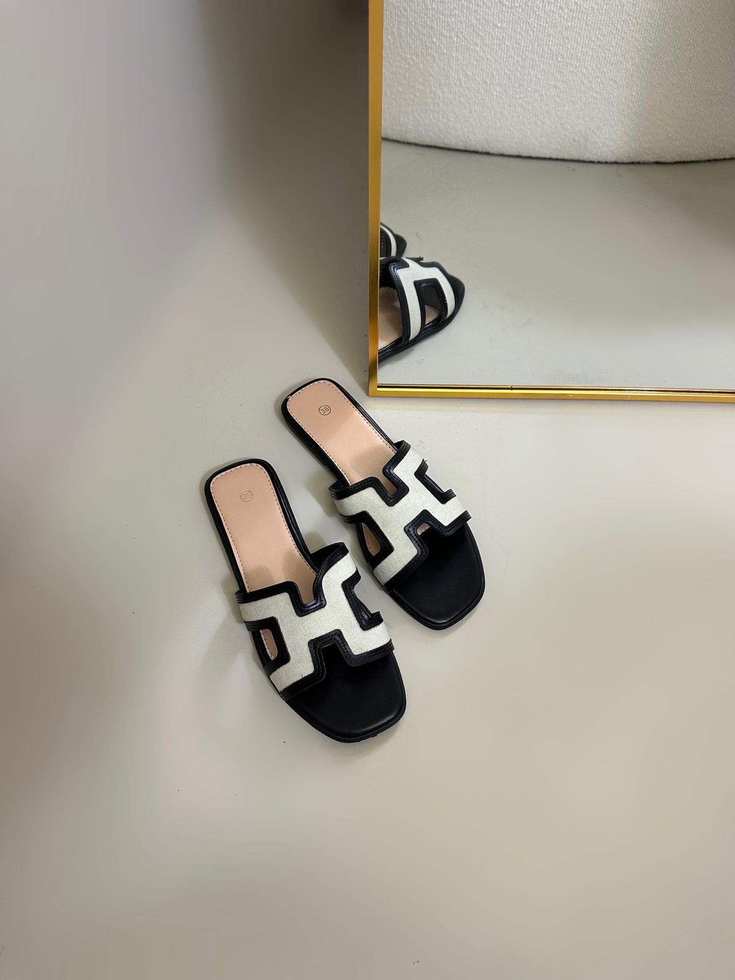 Vera slipper zwart