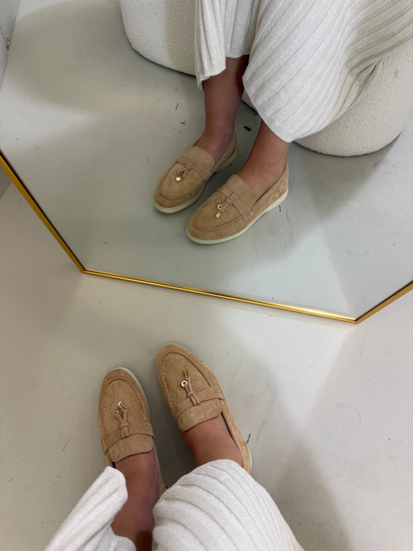 Lola loafer light camel