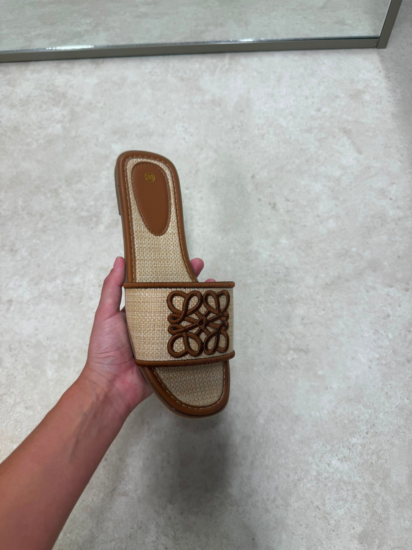 Arina slippers camel