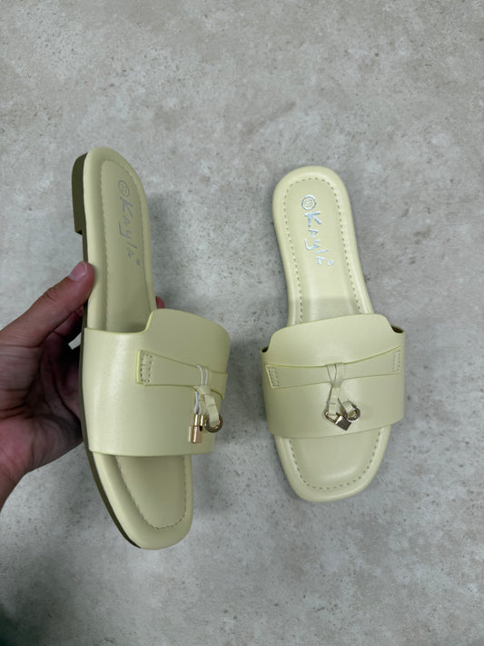 Lori slipper butter yellow