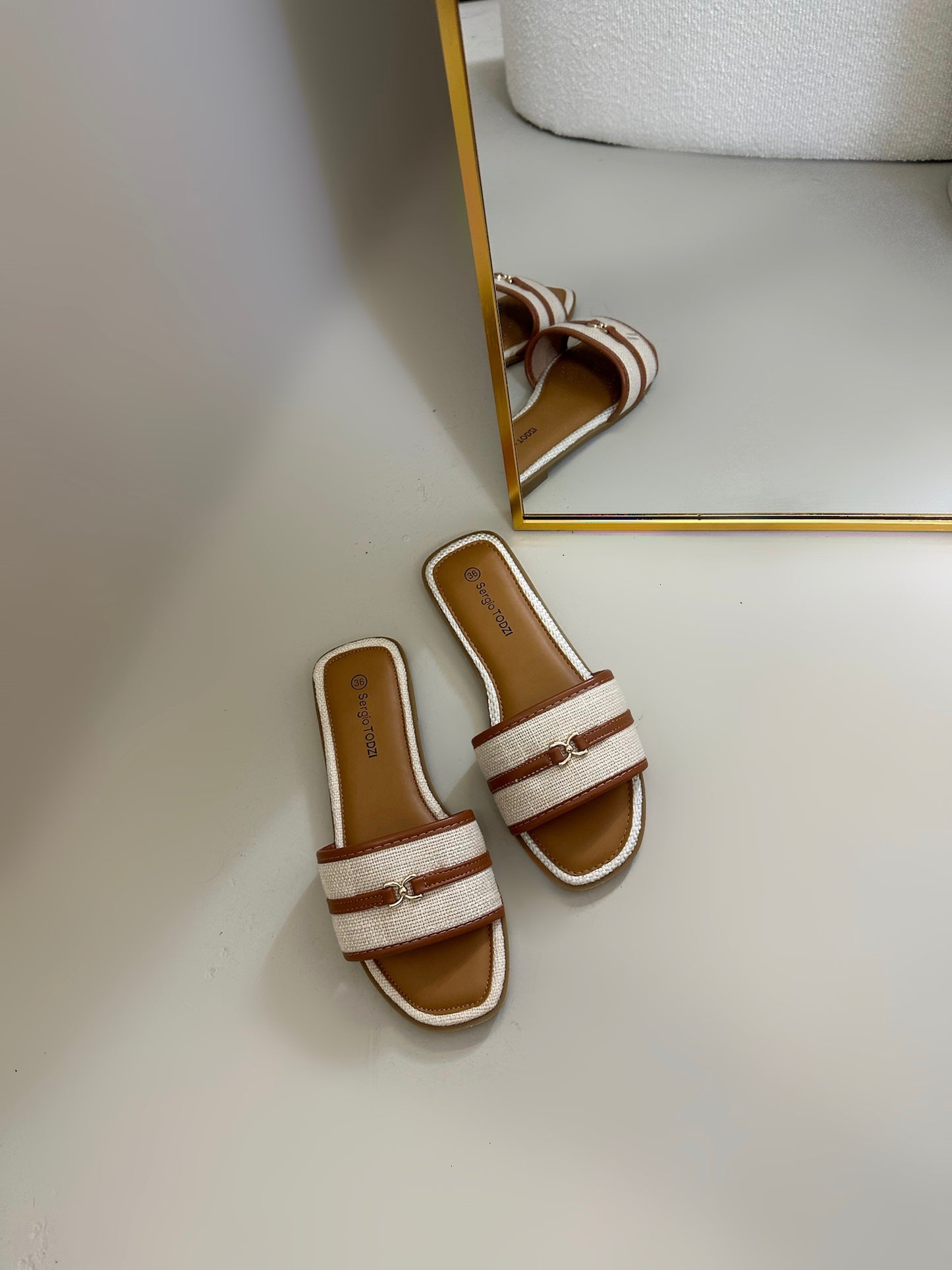 Alexis slipper camel