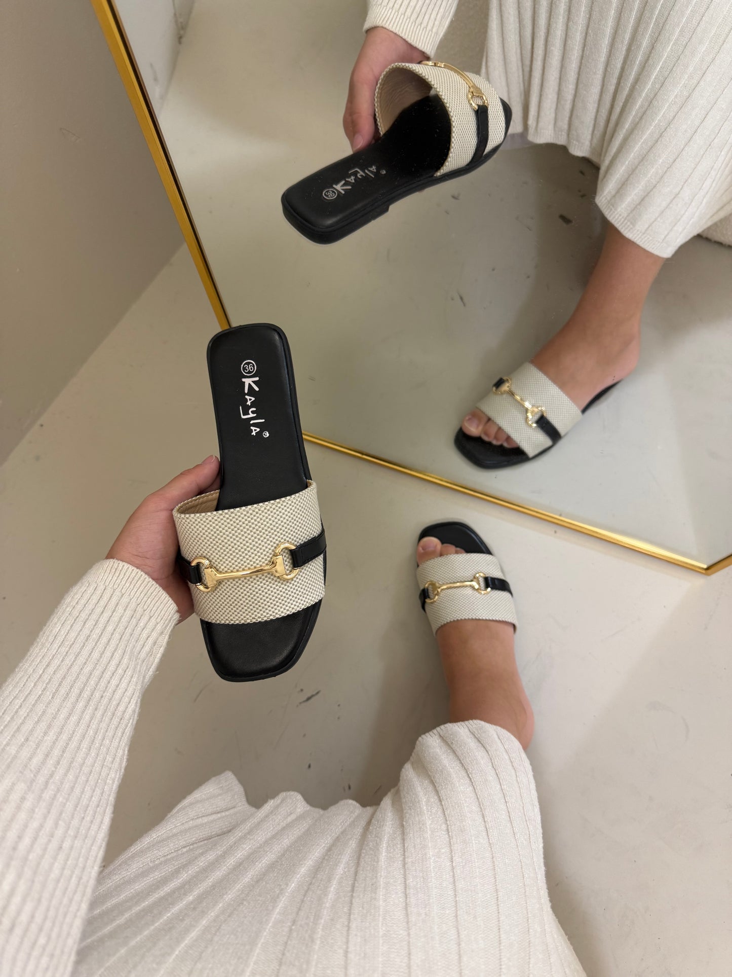 Huda slipper zwart
